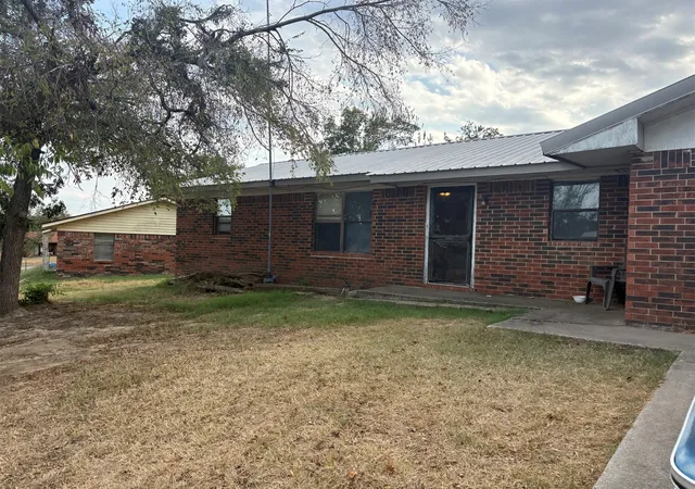 Photo 1 of Sale Pending at 1013 E Jefferson Dr, Mc Alester, OK 74501 | MLS# 2635566 | Listing updated on 2026-10-01