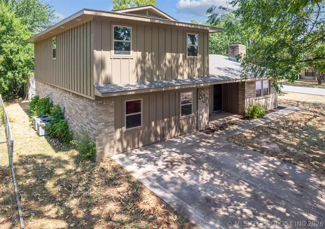 Photo 2 of Single family home for sale at 800 West 6th, Ada, OK 74820 | MLS# 2635583 | Listing updated on 2026-09-29
