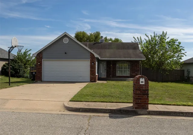 Photo 1 of Sale Pending at 616 W Dogwood St, Coweta, OK 74429 | MLS# 2635578 | Listing updated on 2026-10-06