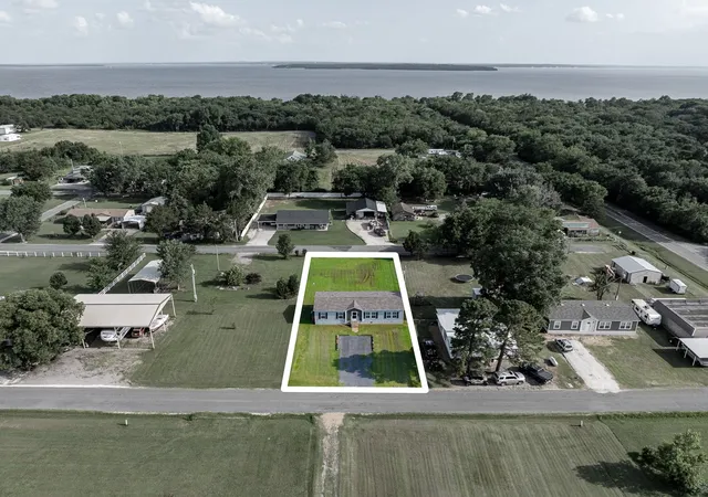 Photo 2 of Manufactured home for sale at 5941 Feather St, Kingston, OK 73439 | MLS# 2635598 | Listing updated on 2026-09-29