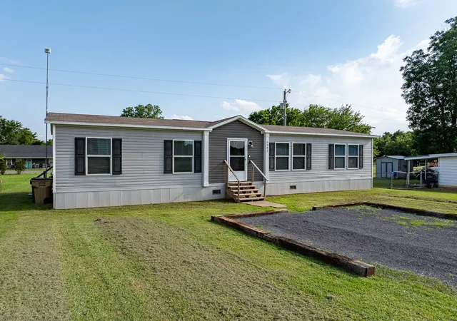 Photo 3 of Manufactured home for sale at 5941 Feather St, Kingston, OK 73439 | MLS# 2635598 | Listing updated on 2026-09-29