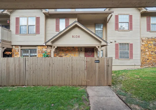 Listing Photo 4 - Condo for sale in building located at 9106 S Urbana Ave, Tulsa, OK 74137 - Unit #10C