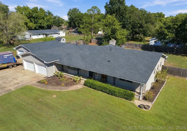 Photo 3 of Single family home for sale at 220 S Arizona, Haskell, OK 74436 | MLS# 2635586 | Listing updated on 2026-09-29