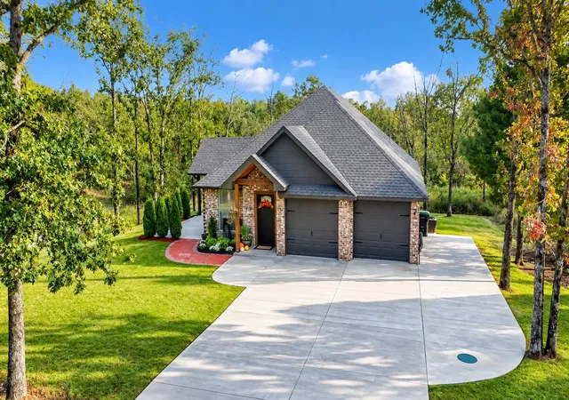 Photo 1 of Single family home for sale at 494 Ridgewood Cir, Tahlequah, OK 74464 | MLS# 2635681 | Listing updated on 2026-10-11