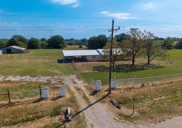 Single family home for sale at 17248 Lake Hwy, Coalgate, OK 74538 | MLS# 2635717