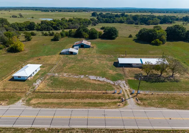 Photo 2 of Single family home for sale at 17248 Lake Hwy, Coalgate, OK 74538 | MLS# 2635717 | Listing updated on 2026-09-29