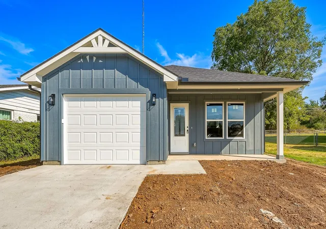 Photo 2 of Sale Pending at 908 W 22nd Street, Ada, OK 74820 | MLS# 2635575 | Listing updated on 2026-10-07
