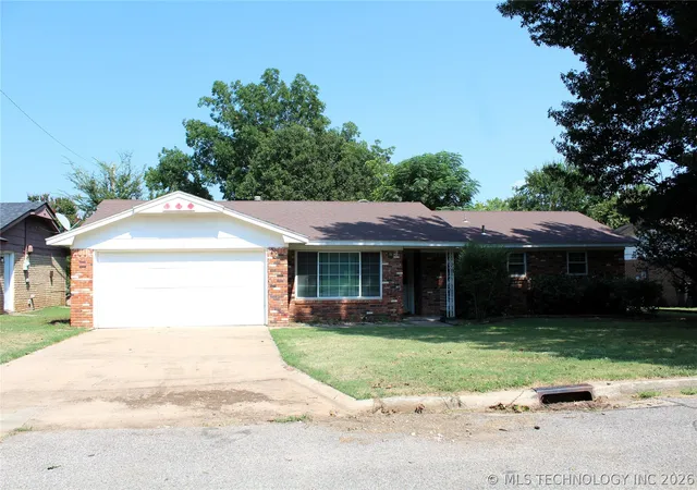 Photo 1 of Single family home for sale at 1512 N 10th Avenue, Durant, OK 74701 | MLS# 2635713 | Listing updated on 2026-09-30