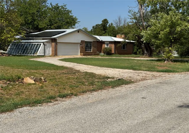 Photo 1 of Single family home for sale at 449 Price Rd, Lone Grove, OK 73443 | MLS# 2635137 | Listing updated on 2026-10-01