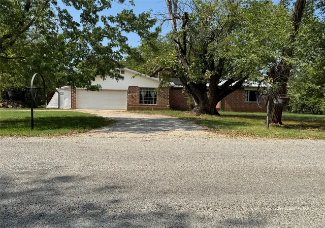Photo 2 of Single family home for sale at 449 Price Rd, Lone Grove, OK 73443 | MLS# 2635137 | Listing updated on 2026-10-01