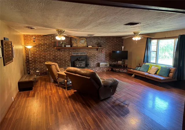 Photo 3 of Single family home for sale at 449 Price Rd, Lone Grove, OK 73443 | MLS# 2635137 | Listing updated on 2026-10-01