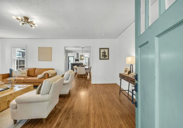 Photo 3 of Single family home for sale at 1547 S Columbia Pl, Tulsa, OK 74104 | MLS# 2635733 | Listing updated on 2026-10-12