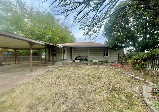 Photo 1 of Single family home for sale at 612 W 3rd Street, Skiatook, OK 74070 | MLS# 2635701 | Listing updated on 2026-09-30