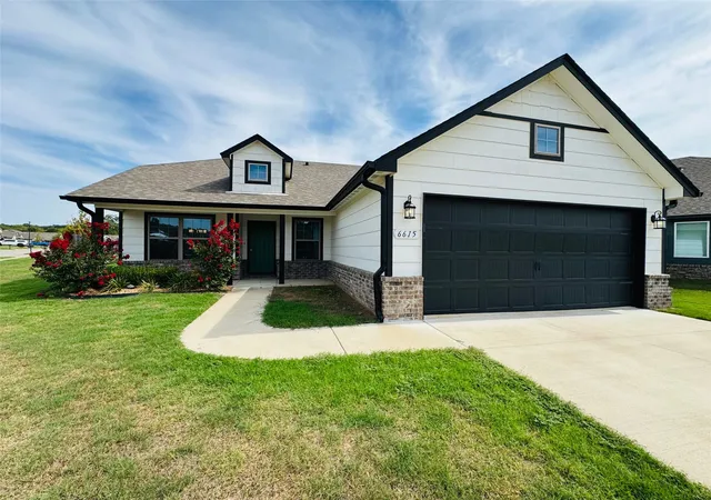 Photo 1 of Single family home for sale at 6615 S 18th Place, Broken Arrow, OK 74011 | MLS# 2635776 | Listing updated on 2026-09-30