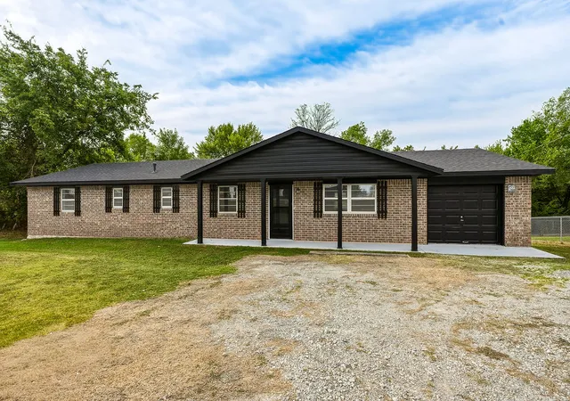 Photo 2 of Single family home for sale at 13885 County Rd 1550, Ada, OK 74820 | MLS# 2635781 | Listing updated on 2026-09-30