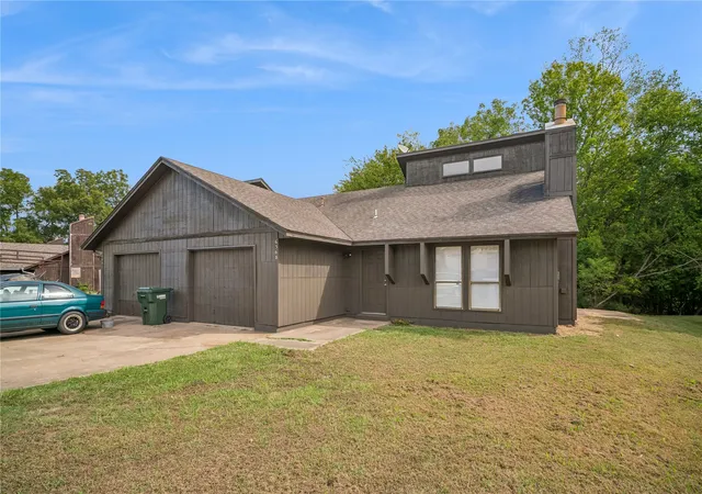 Photo 1 of Multi family home for sale at 636 Earthside Dr #A&B, Claremore, OK 74017 | MLS# 2635632 | Listing updated on 2026-09-30