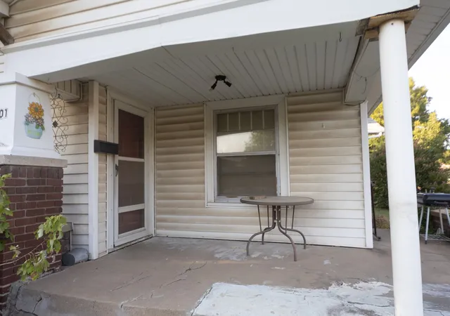 Photo 3 of Single family home for sale at 601 W Otoe Ave, Ponca City, OK 74601 | MLS# 2635843 | Listing updated on 2026-10-02