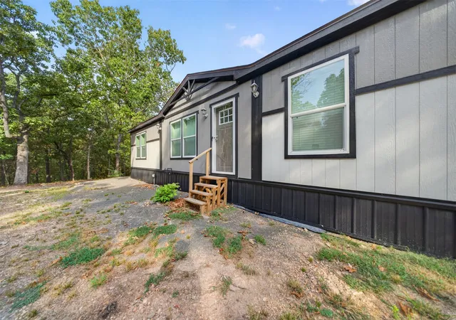Photo 3 of Manufactured home for sale at 7647 E 430 Road, Strang, OK 74367 | MLS# 2635808 | Listing updated on 2026-09-30