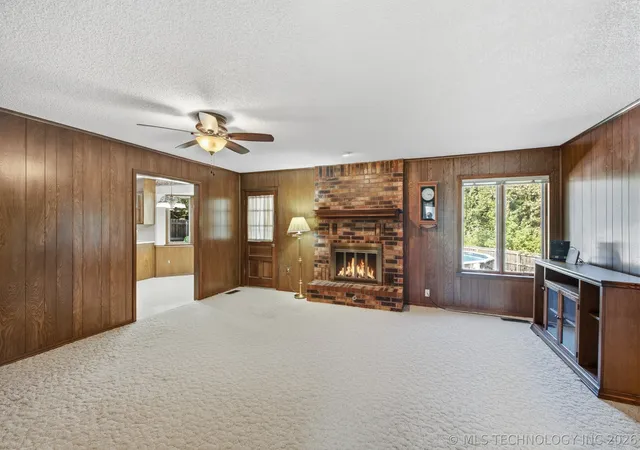 Photo 3 of Single family home for sale at 2412 W Fort Worth St, Broken Arrow, OK 74012 | MLS# 2635741 | Listing updated on 2026-09-30