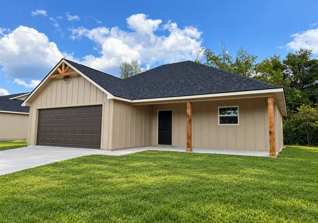 Single family home for sale at 735 Coffey Ct, Marietta, OK 73448 | MLS# 2634258