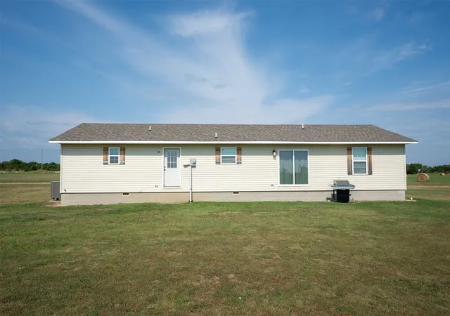 Photo 3 of Single family home for sale at 208 W Hollie, Okemah, OK 74859 | MLS# 2635840 | Listing updated on 2026-09-30