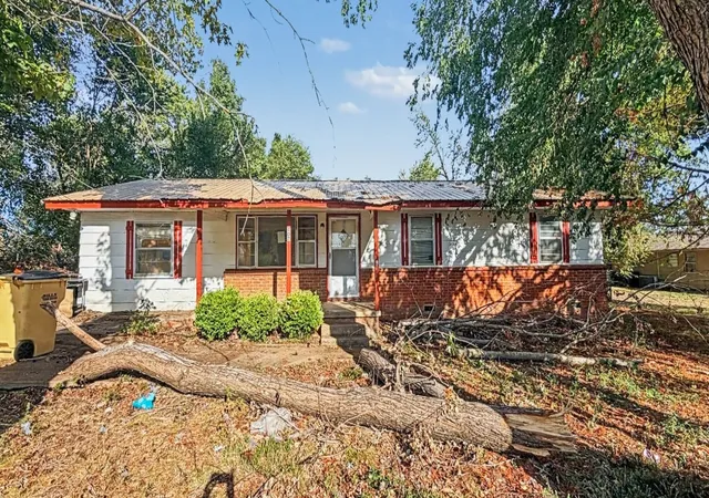 Photo 1 of Single family home for sale at 407 Whittmore Dr, Tahlequah, OK 74464 | MLS# 2635855 | Listing updated on 2026-09-30