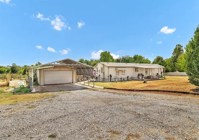 Photo 3 of Manufactured home for sale at 512 N Rockwell Ave, Newcastle, OK 73065 | MLS# 2635467 | Listing updated on 2026-09-30