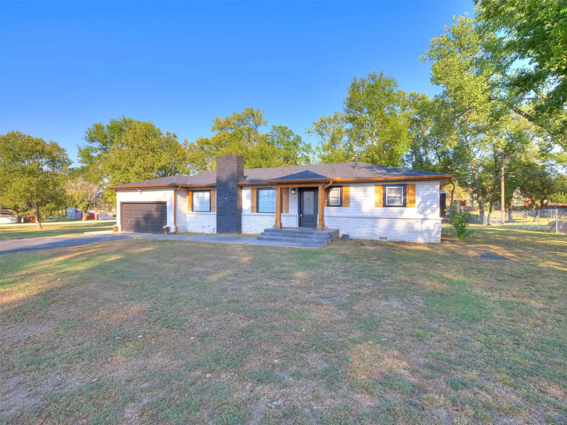 Photo 1 of Sale Pending at 1219 S 138th E Eastavenue, Tulsa, OK 74108 | MLS# 2635794 | Listing updated on 2026-10-26