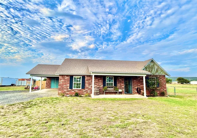 Photo 3 of Single family home for sale at 338 Russellville Rd, Quinton, OK 74561 | MLS# 2635774 | Listing updated on 2026-10-01