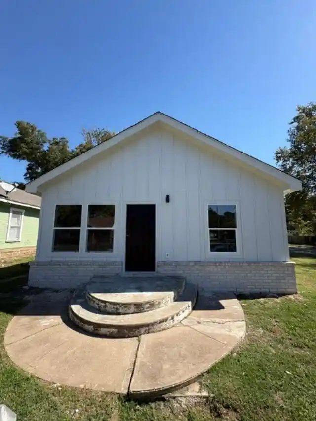 Photo 1 of Single family home for sale at 719 S Muskogee St, Sapulpa, OK 74066 | MLS# 2635883 | Listing updated on 2026-10-24