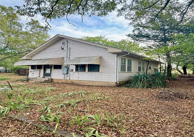 Photo 3 of Single family home for sale at 822 E Oklahoma, Sulphur, OK 73086 | MLS# 2635495 | Listing updated on 2026-10-06