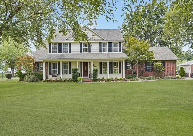 Photo 3 of Single family home for sale at 8330 S 257th E Eastavenue, Broken Arrow, OK 74014 | MLS# 2635738 | Listing updated on 2026-10-12
