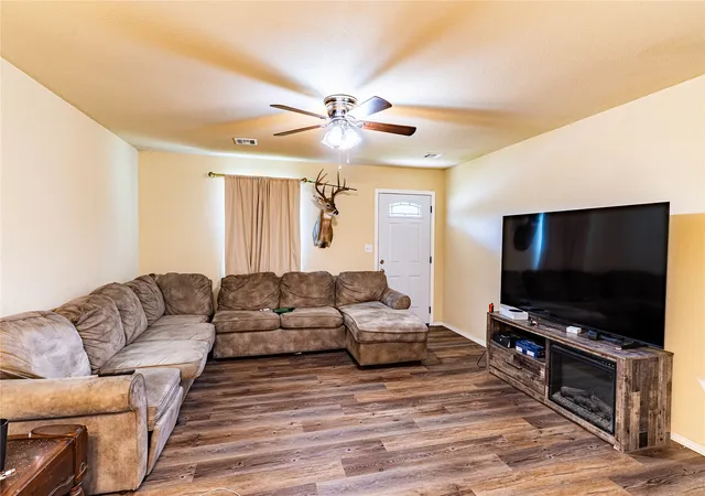 Photo 2 of Single family home for sale at 217 S Oak St, Bristow, OK 74010 | MLS# 2635868 | Listing updated on 2026-10-05