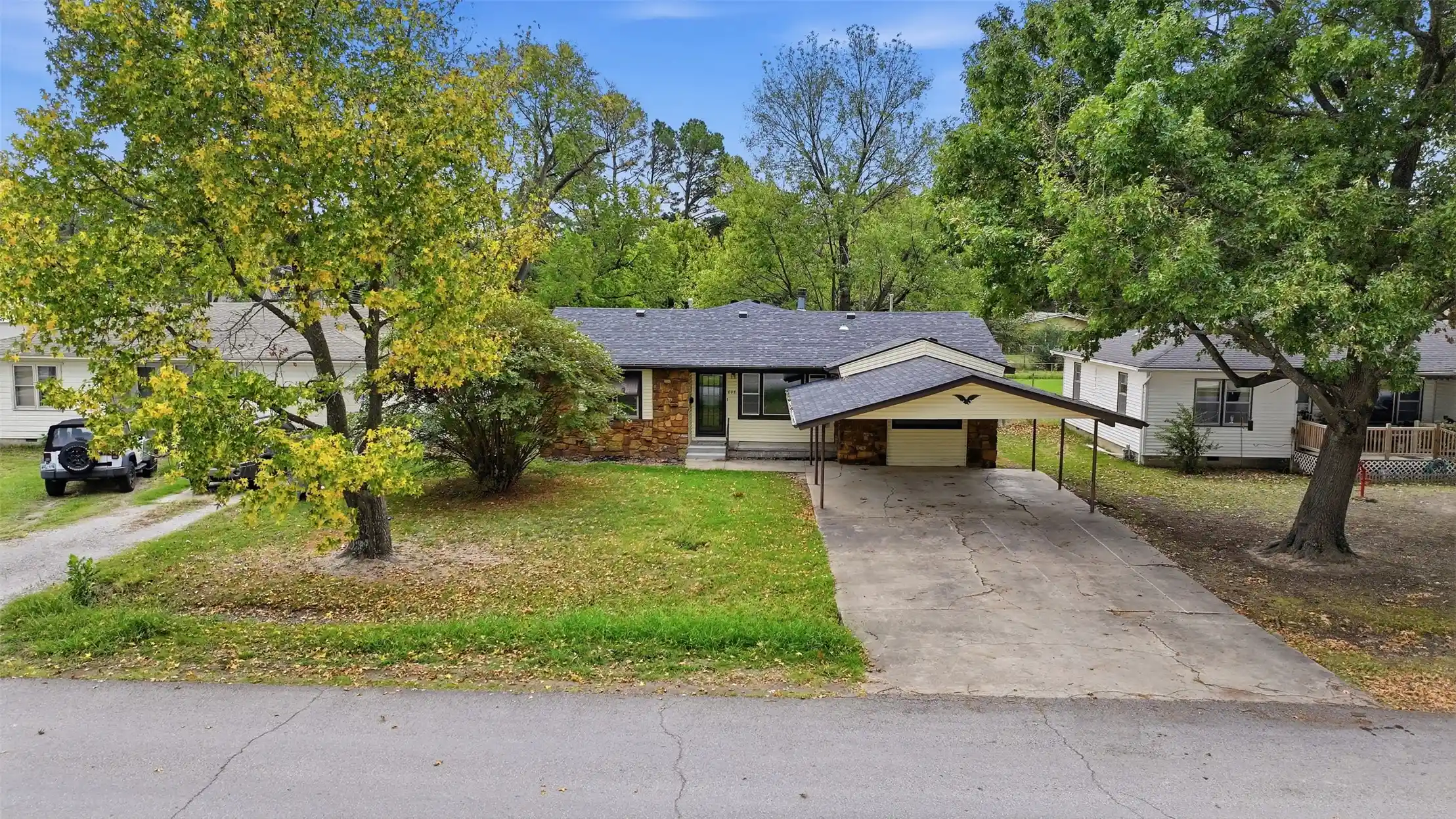 Photo 1 of Single family home for sale at 608 Se 6th Street, Wagoner, OK 74467 | MLS# 2635878 | Listing updated on 2026-10-27