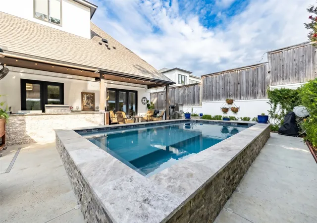 Photo 3 of Mansion for sale at 3827 S St Louis Ave, Tulsa, OK 74105 | MLS# 2635838 | Listing updated on 2026-10-01