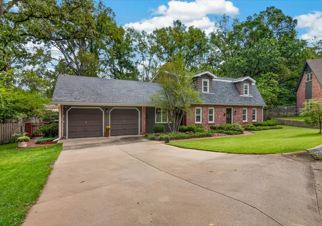 Photo 2 of Sale Pending at 2818 Redhawe, Bartlesville, OK 74006 | MLS# 2635954 | Listing updated on 2026-10-10