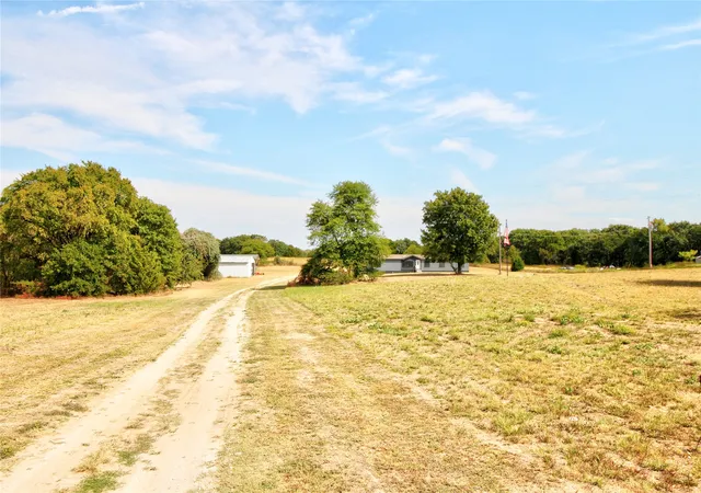 Photo 2 of Manufactured home for sale at 5924 Hummingbird, Kingston, OK 73439 | MLS# 2635952 | Listing updated on 2026-10-01