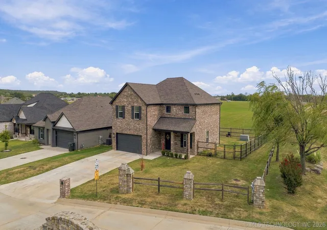 Photo 3 of Single family home for sale at 513 S Buffalo St, Skiatook, OK 74070 | MLS# 2635959 | Listing updated on 2026-10-01