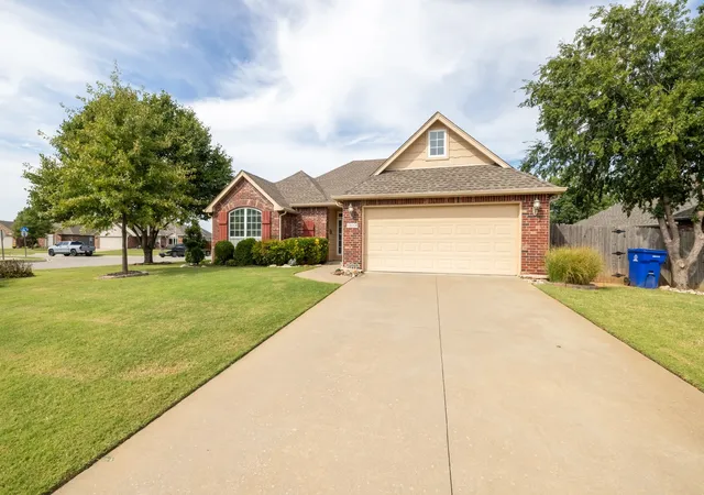 Photo 32 of Single family home for sale at 1614 W Austin Pl, Broken Arrow, OK 74011 | MLS# 2635992 | Listing updated on 2026-10-11