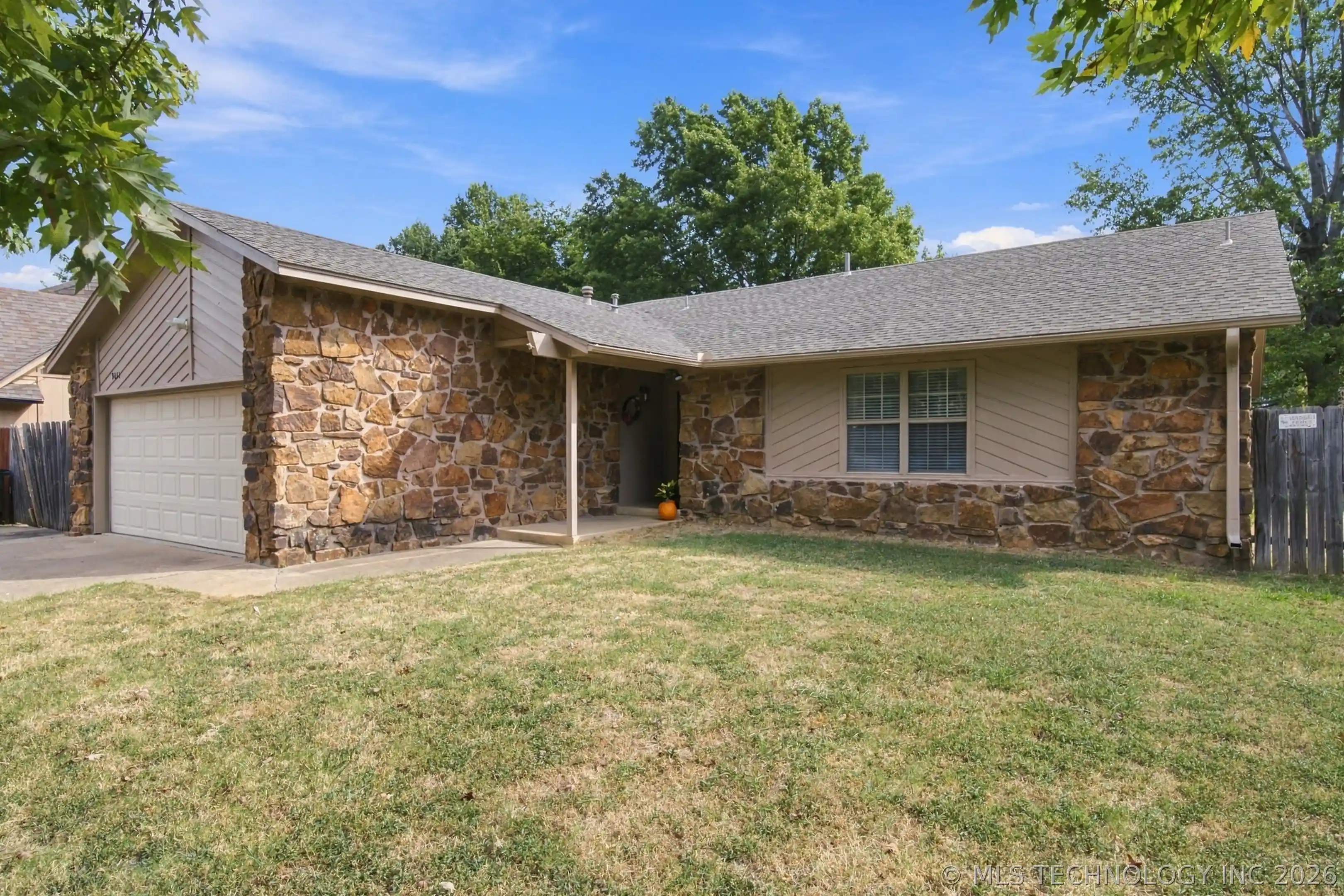 Photo 1 of Sale Pending at 9611 N 107th Eastplace, Owasso, OK 74055 | MLS# 2635817 | Listing updated on 2026-10-22