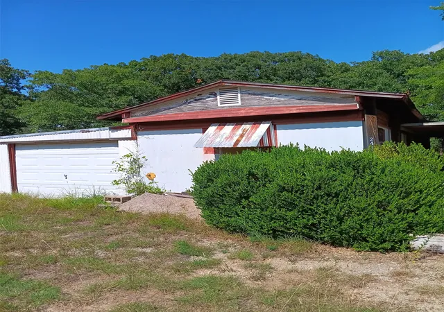 Photo 2 of Manufactured home for sale at 2411 Arapaho Rd, Sulphur, OK 73086 | MLS# 2636024 | Listing updated on 2026-10-06