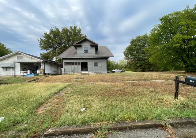 Photo 1 of Single family home for sale at 406 S Alabama Ave, Okmulgee, OK 74447 | MLS# 2636023 | Listing updated on 2026-10-07