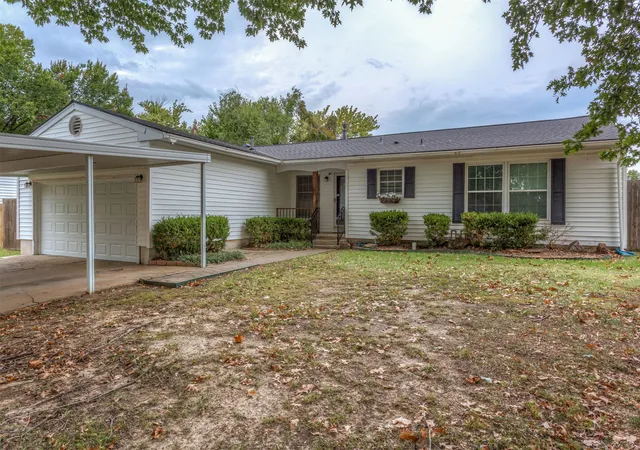 Photo 1 of Sale Pending at 405 Parkview Dr, Bartlesville, OK 74003 | MLS# 2636031 | Listing updated on 2026-10-07