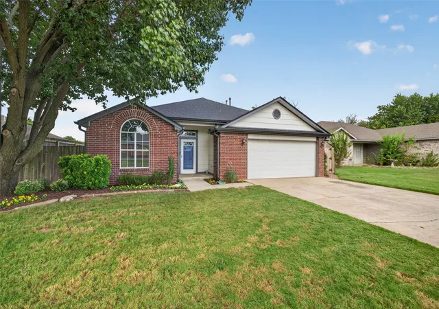 Photo 1 of Sale Pending at 11912 S Gum Ave, Jenks, OK 74037 | MLS# 2635898 | Listing updated on 2026-10-05