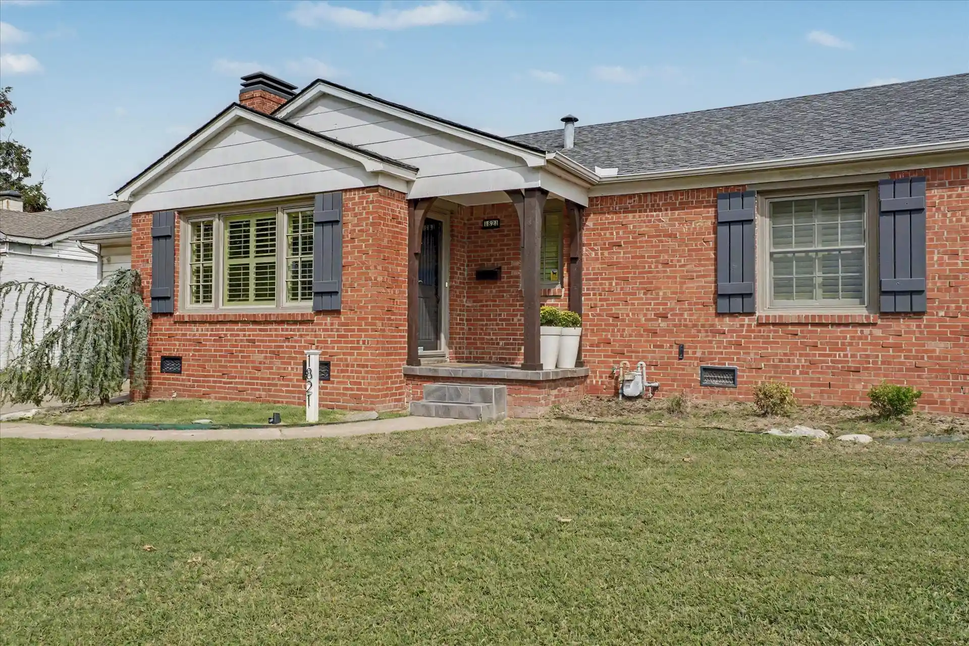Single family home for sale at 1821 Columbia Ave, Tulsa, OK 74104 | MLS# 2636041