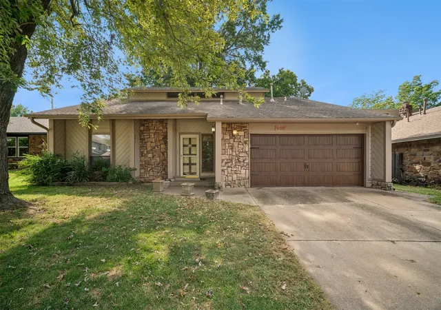 Photo 1 of Sale Pending at 2509 W Canton Pl, Broken Arrow, OK 74012 | MLS# 2635469 | Listing updated on 2026-10-05