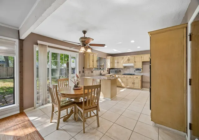 Photo 3 of Sale Pending at 2509 W Canton Pl, Broken Arrow, OK 74012 | MLS# 2635469 | Listing updated on 2026-10-05