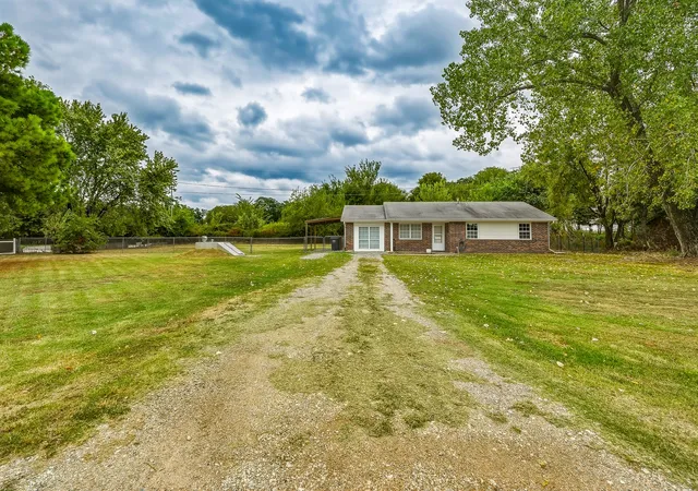 Photo 3 of Single family home for sale at 14450 County Rd 3499, Ada, OK 74820 | MLS# 2636002 | Listing updated on 2026-10-09