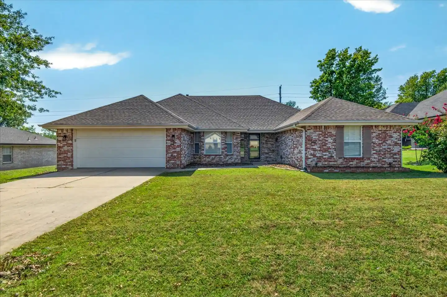 Photo 1 of Single family home for sale at 5613 Woodland, Bartlesville, OK 74006 | MLS# 2636042 | Listing updated on 2026-10-18