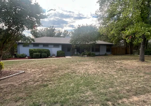Photo 1 of Single family home for sale at 1515 S Broadway Blvd, Ada, OK 74820 | MLS# 2636072 | Listing updated on 2026-10-08